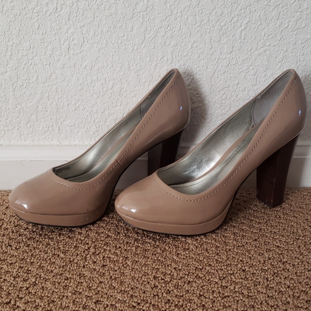 Nude patent heels